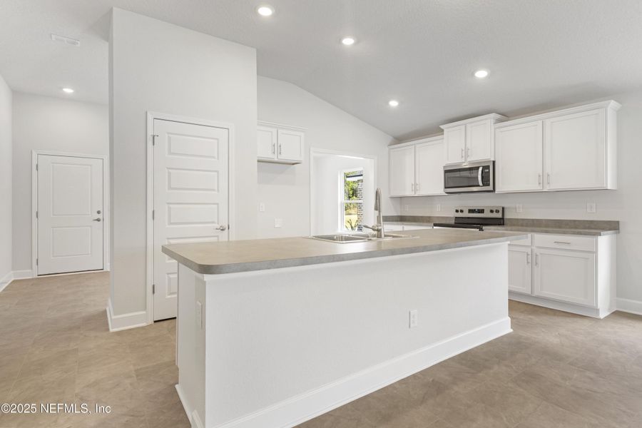 Furnished interior view inside a new home in Summerglen, Jacksonville (Image 8).
