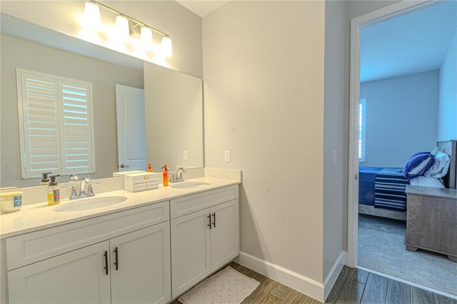 Furnished interior view inside a new home in Francisco Park, Oviedo (Image 8).