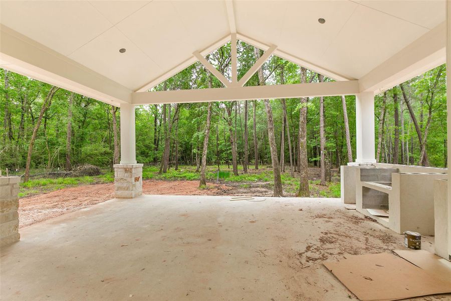 Spacious backyard with a huge, covered patio, perfect for outdoor living, entertaining or simply enjoying the fresh air. Spacious backyard with a huge, covered patio, perfect for outdoor living, entertaining or simply enjoying the fresh air.