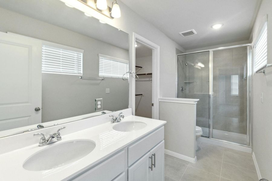 Furnished interior view inside a new home in , Buda (Image 10).