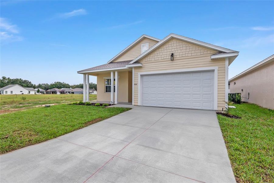 Exterior details and patio area of a home in , Ocala (Image 18).