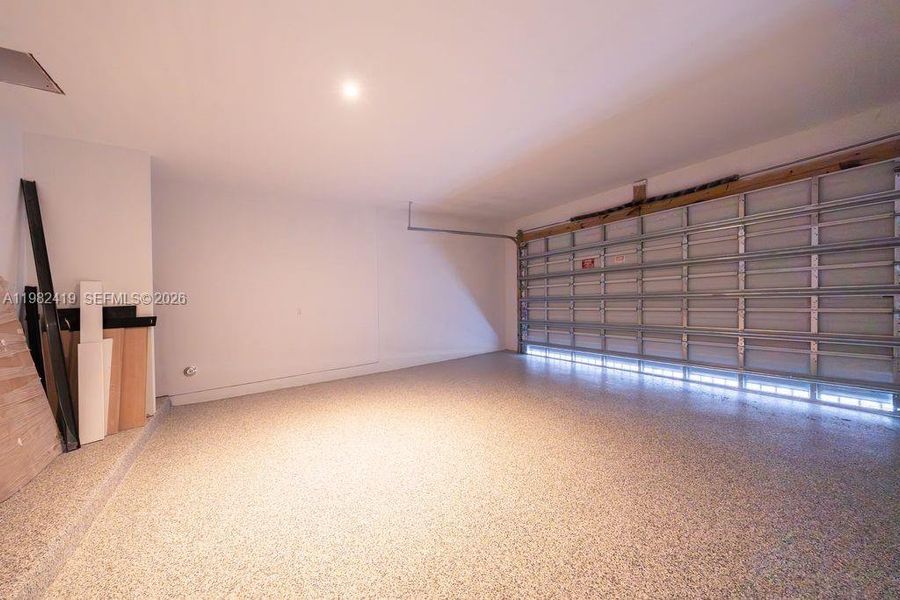 Spacious, unfurnished interior of a new home in , Miami (Image 43).
