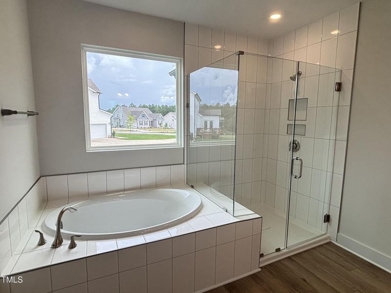 Master Bathroom Master Bathroom