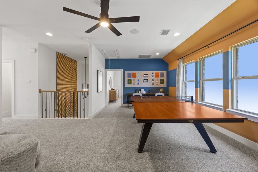 Representative furnished interior of a home built from the Lufkin by Windsor Homes in Oak Ridge Park, Corinth (Image 34).