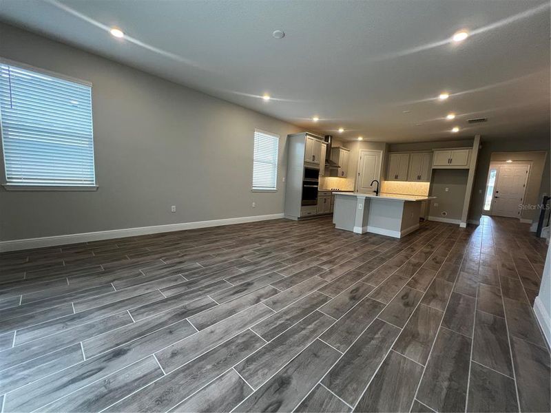 Spacious, unfurnished interior of a new home in Hills of Minneola, Minneola (Image 13).