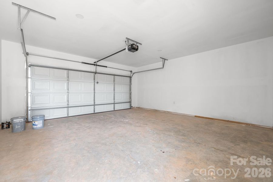 Spacious, unfurnished interior of a new home in , Hickory (Image 23).