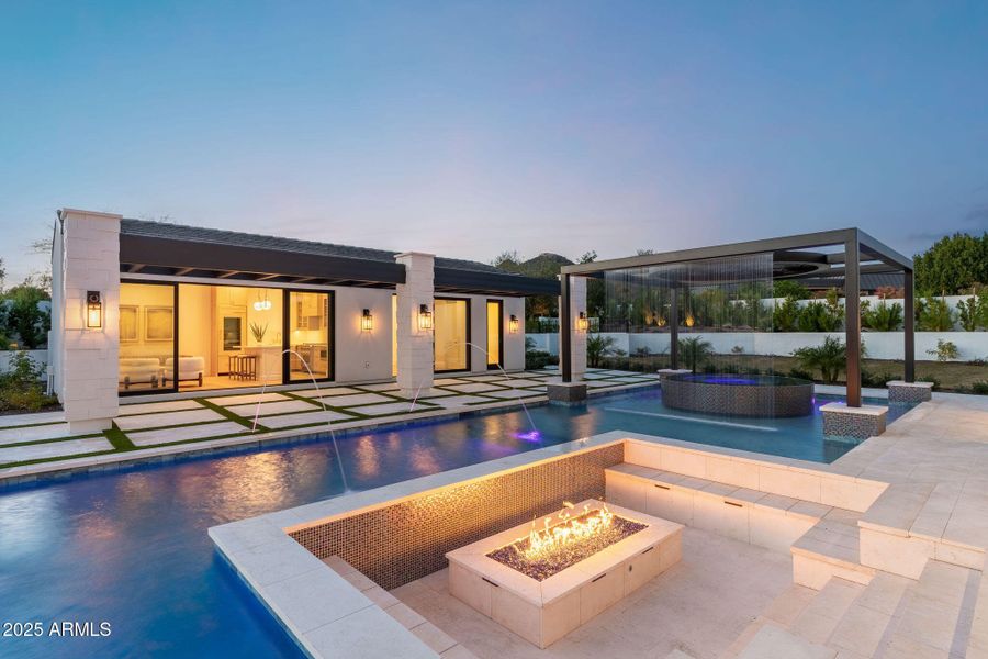 Backyard/Pool/Fire Pit Backyard/Pool/Fire Pit