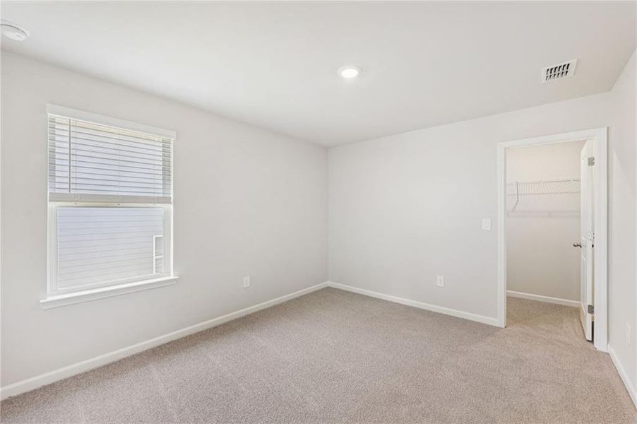 Spacious, unfurnished interior of a new home in The Oaks at Dawson, Dawsonville (Image 27).