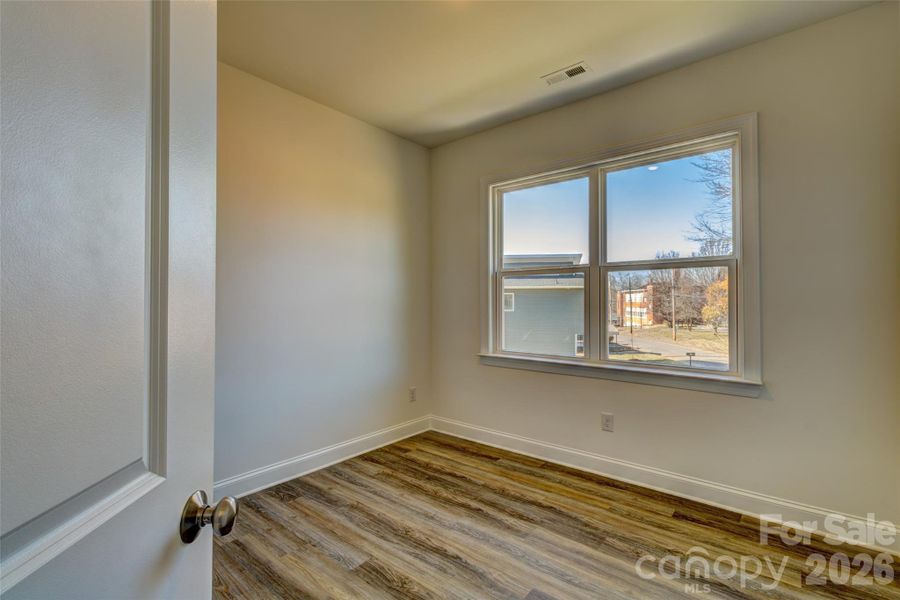 Spacious, unfurnished interior of a new home in , Shelby (Image 21).