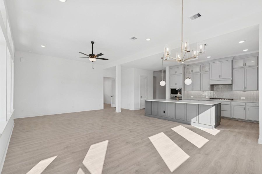 Spacious, unfurnished interior of a new home in The Highlands 55' - Encore Collection, Porter (Image 10). Spacious, unfurnished interior of a new home in The Highlands 55' - Encore Collection, Porter (Image 10).