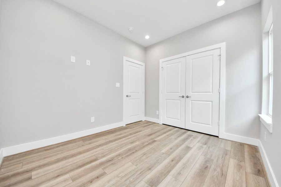 Spacious, unfurnished interior of a new home in , Houston (Image 20).