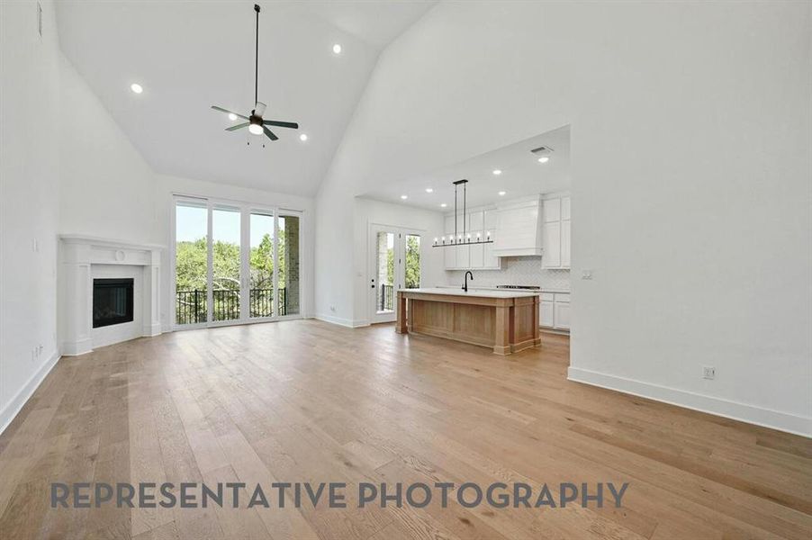 Spacious, unfurnished interior of a new home in Quail Hollow, Rockwall (Image 10).