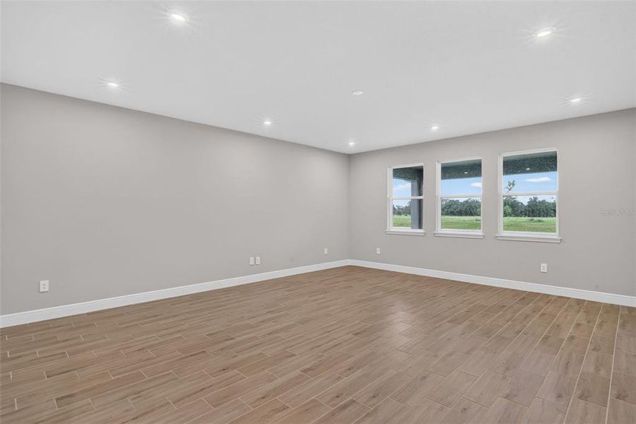 Spacious, unfurnished interior of a new home in Crosswind Ranch, Parrish (Image 15). Spacious, unfurnished interior of a new home in Crosswind Ranch, Parrish (Image 15).