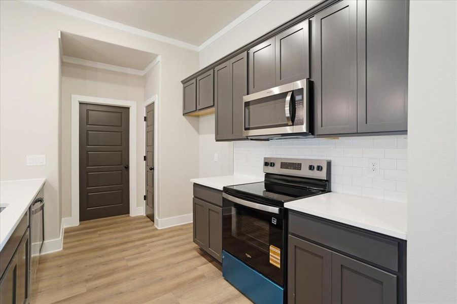 Furnished interior view inside a new home in , Sherman (Image 7).