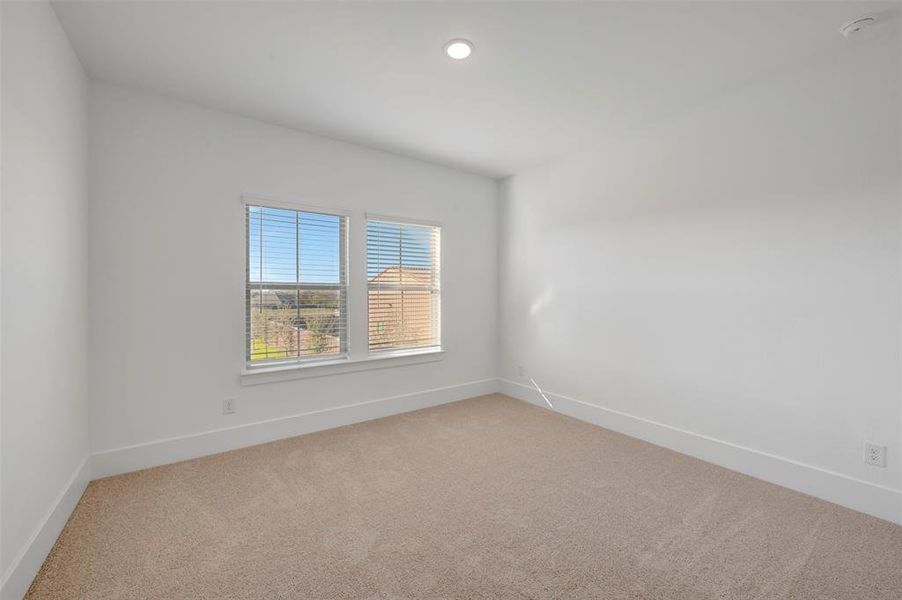 Spacious, unfurnished interior of a new home in Kreymer at the Park, Wylie (Image 34).