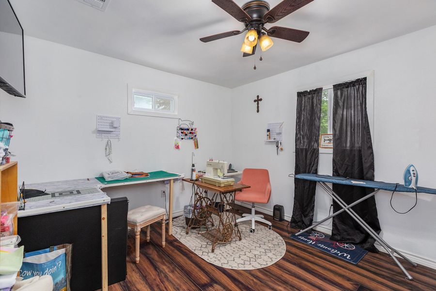 Furnished interior view inside a new home in , Lufkin (Image 16).