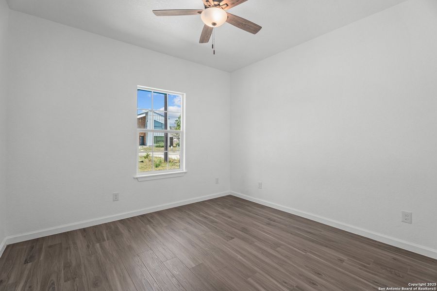 Spacious, unfurnished interior of a new home in , Canyon Lake (Image 19).