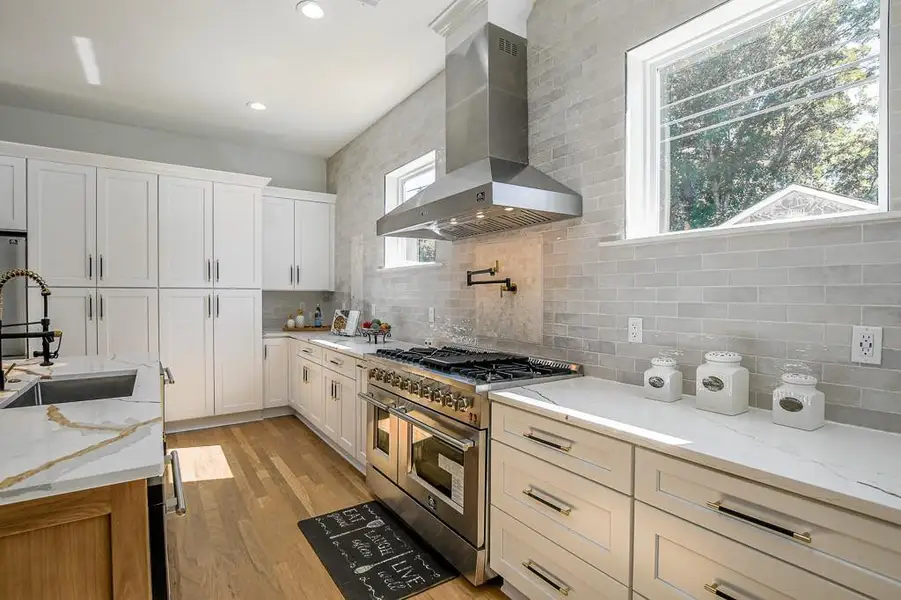 Furnished interior view inside a new home in , Atlanta (Image 7).