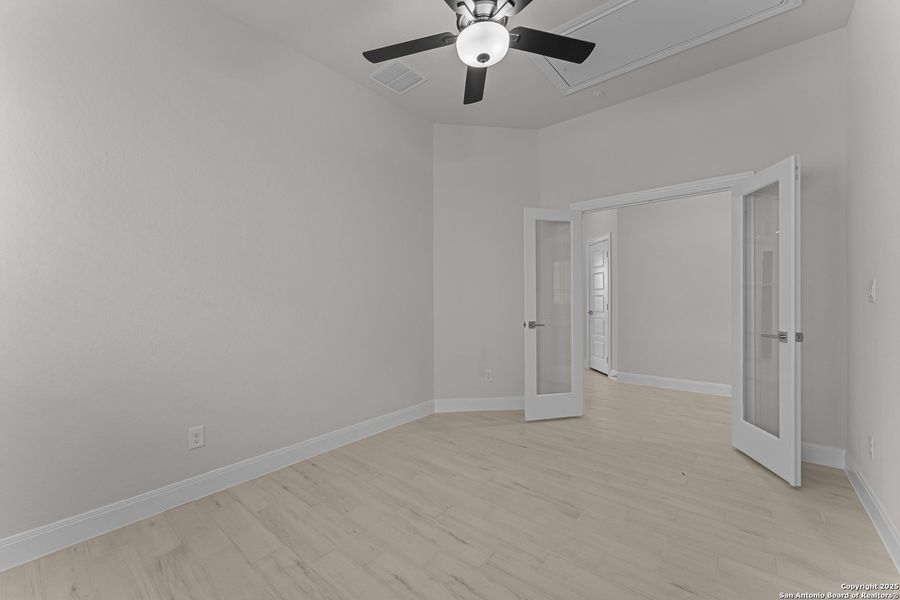 Spacious, unfurnished interior of a new home in Ladera - High Point 45', San Antonio (Image 10).