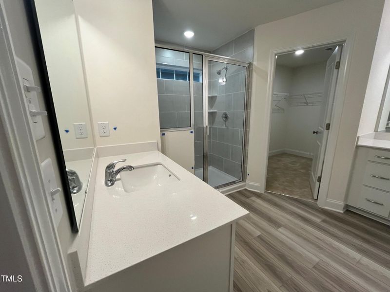 Primary Bath w/Dual Vanities and Closets