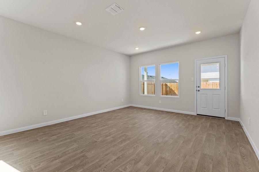 Spacious, unfurnished interior of a new home in Whisper South, San Marcos (Image 15).