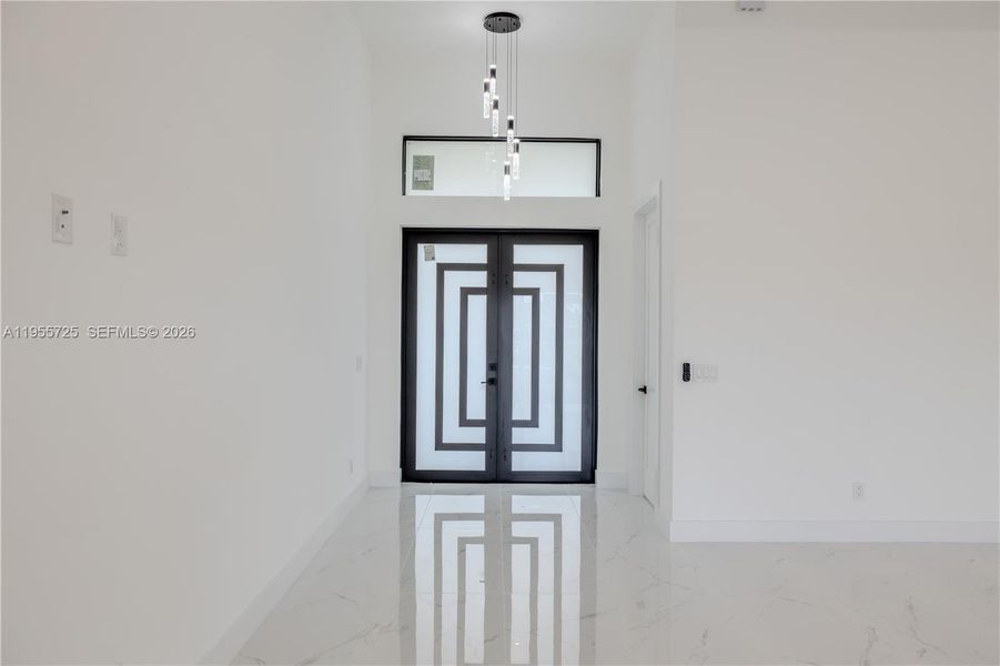 Spacious, unfurnished interior of a new home in , Cape Coral (Image 37).