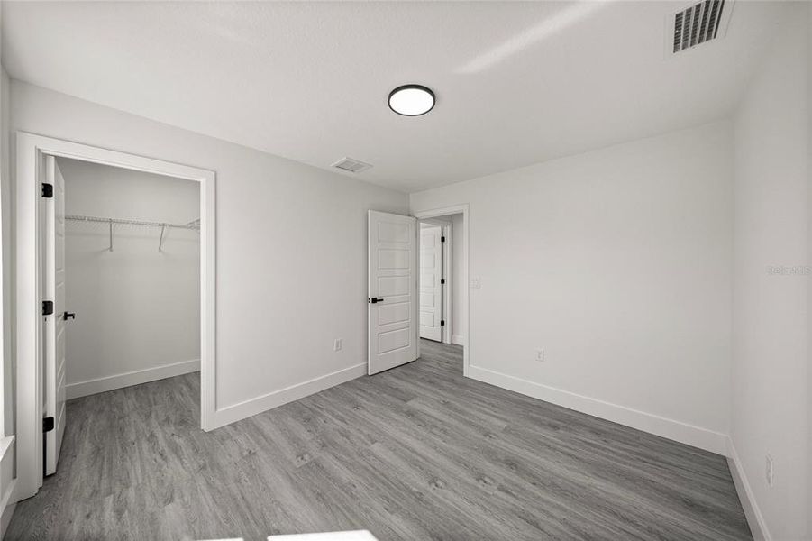 Spacious, unfurnished interior of a new home in , Ocala (Image 18).
