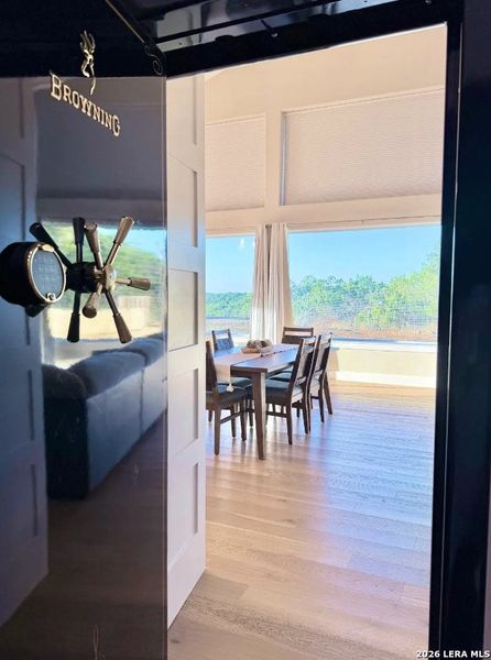 Furnished interior view inside a new home in , Bandera (Image 6).