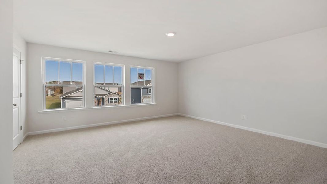 Spacious, unfurnished interior of a new home in Durbin Meadows Traditions, Fountain Inn (Image 27).