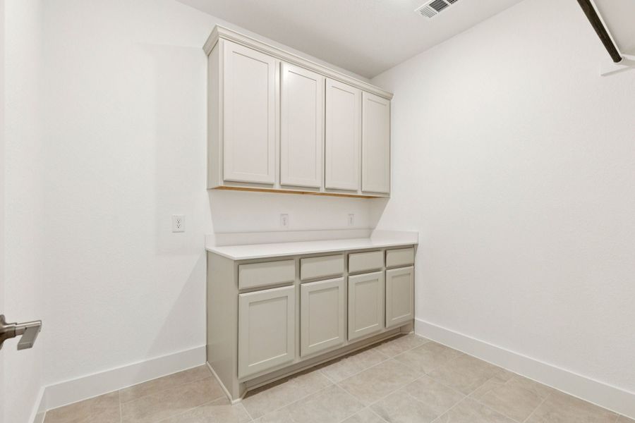 Representative furnished interior of a home built from the Halsted by Centre Living Homes in Lakeway Estates, Waxahachie (Image 14).