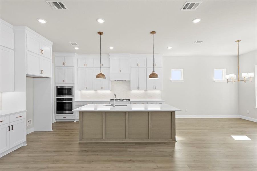 11. 2317 Cottonbelt - Kitchen