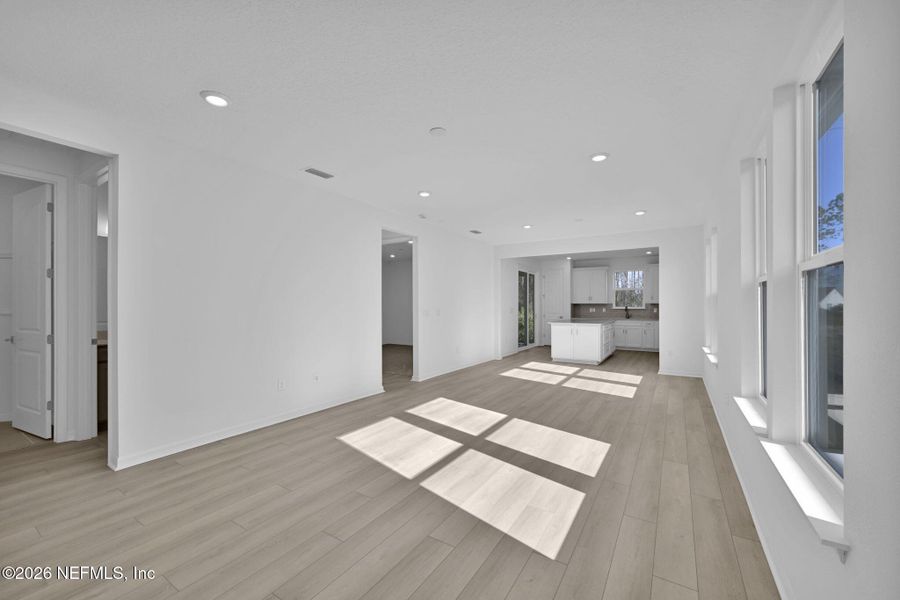 Spacious, unfurnished interior of a new home in Del Webb Wildlight, Yulee (Image 15).