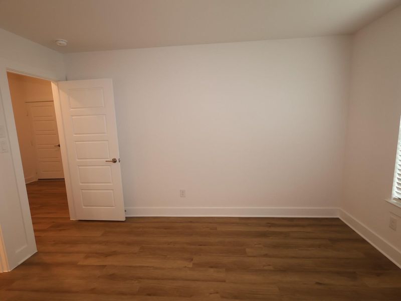 Spacious, unfurnished interior of a new home in Lago Mar, Santa Fe (Image 30).