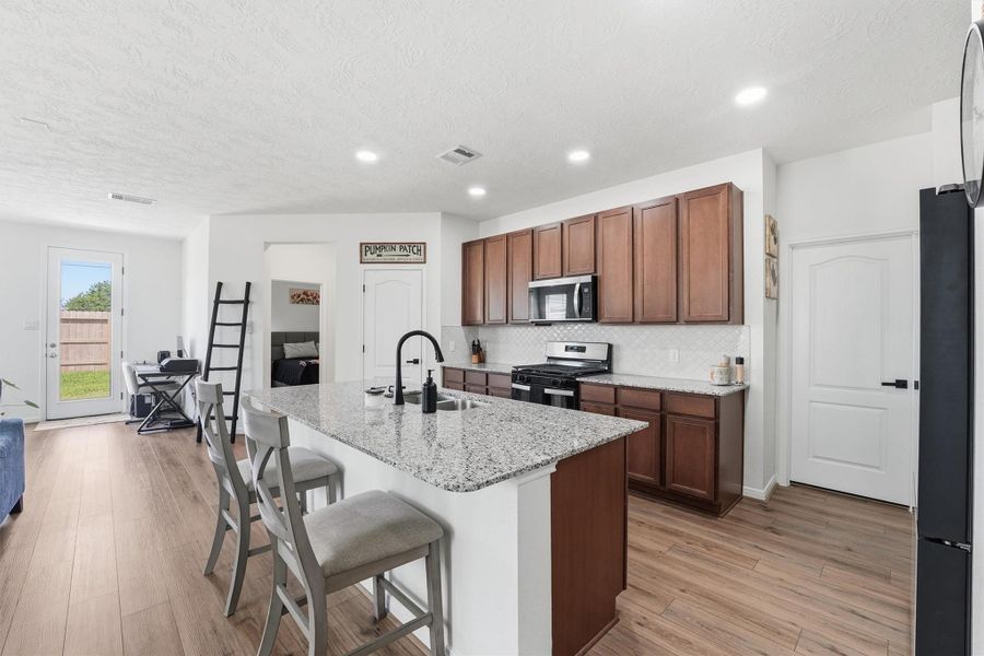 Furnished interior view inside a new home in Vida Costera, Texas City (Image 18).