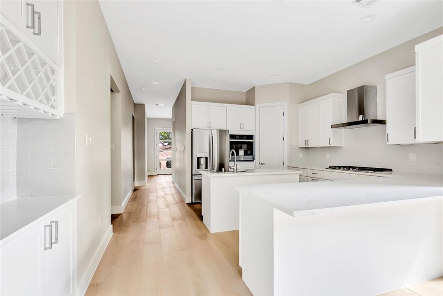 Furnished interior view inside a new home in , Conroe (Image 15).