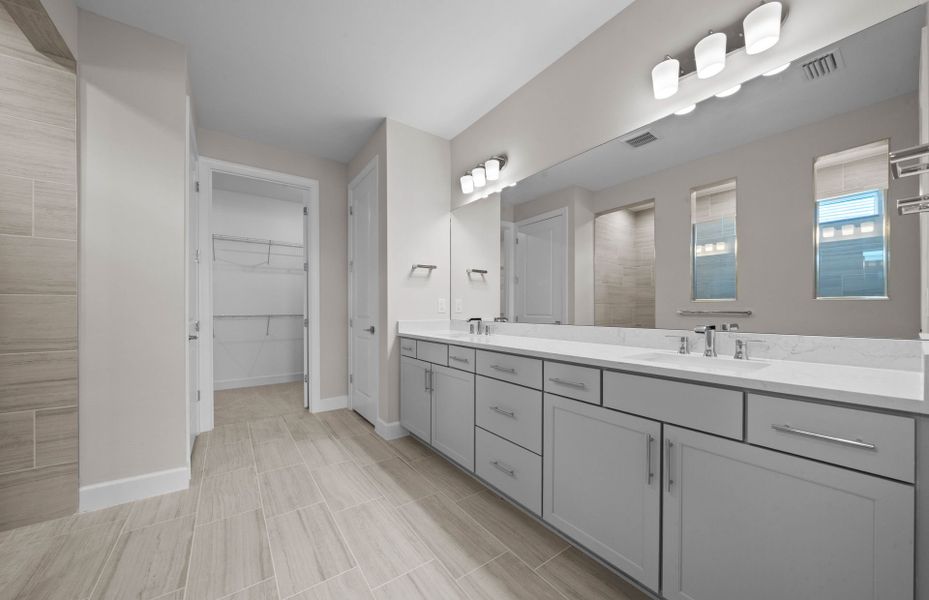 Furnished interior view inside a new home in Del Webb Oak Creek, North Fort Myers (Image 9).