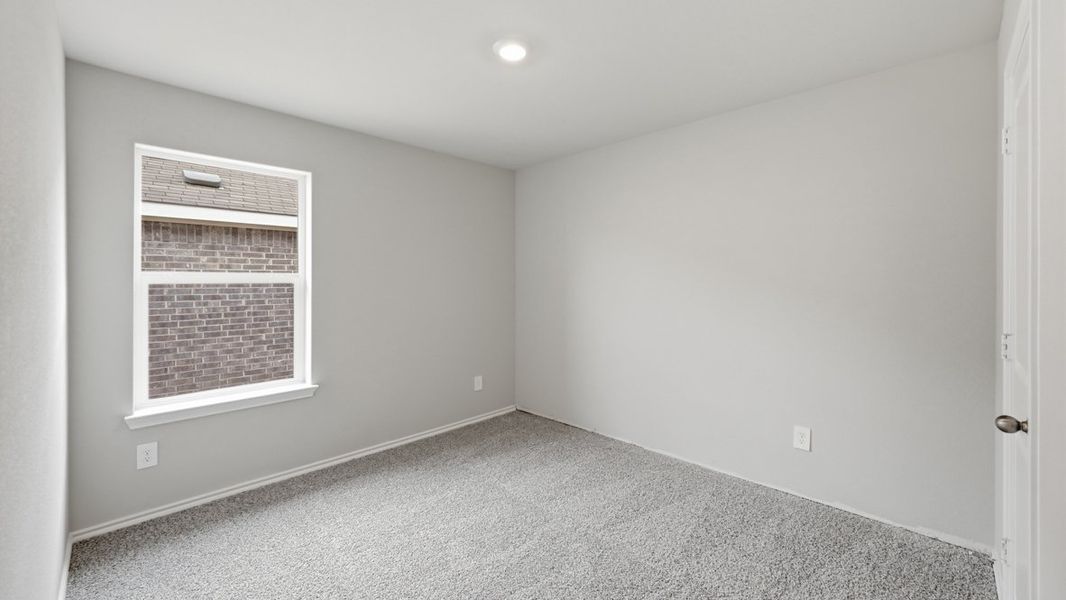 Representative unfurnished interior of a home built from the Dalton by D.R. Horton in Rock Creek West, Fort Worth (Image 29).