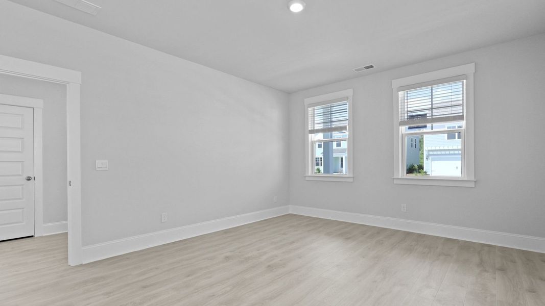 Spacious, unfurnished interior of a new home in Rivers Reach, Yemassee (Image 17).