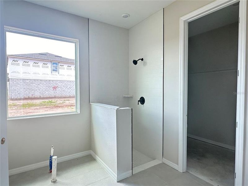 Spacious, unfurnished interior of a new home in Berry Bay, Wimauma (Image 16).