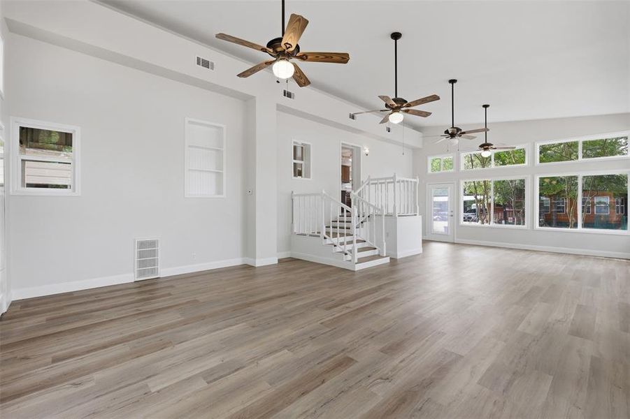 Spacious, unfurnished interior of a new home in , Yantis (Image 14).