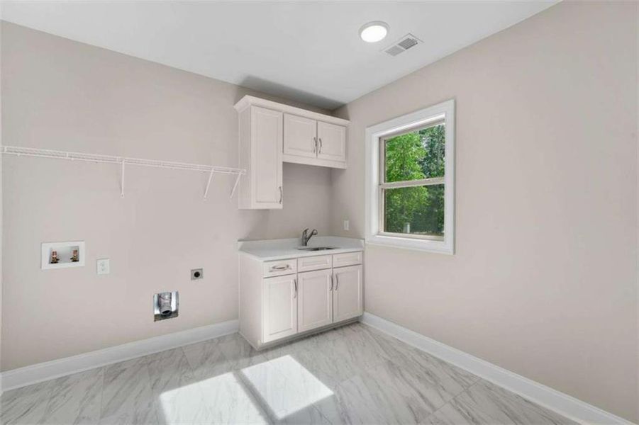 Furnished interior view inside a new home in , Conyers (Image 9).