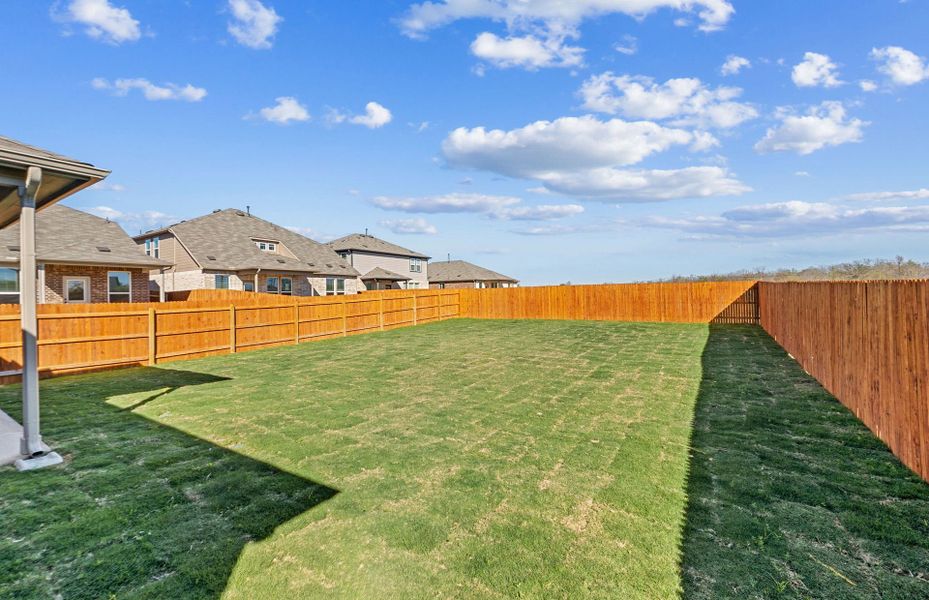 Exterior details and patio area of a home in Lagos, Manor (Image 20).