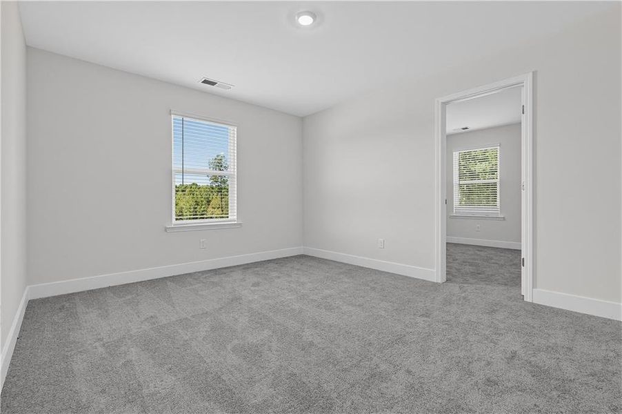 Spacious, unfurnished interior of a new home in , Bethlehem (Image 28).