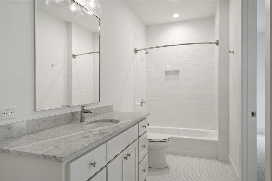 Furnished interior view inside a new home in , Dallas (Image 13).