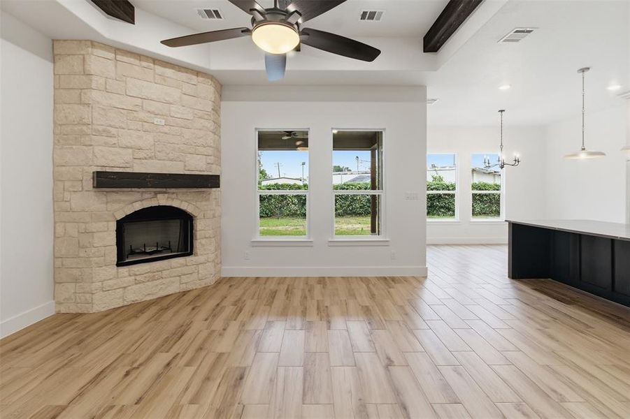Spacious, unfurnished interior of a new home in , River Oaks (Image 31).