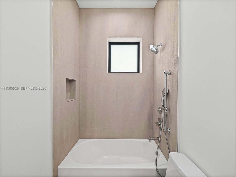 Image 92 of a home in .