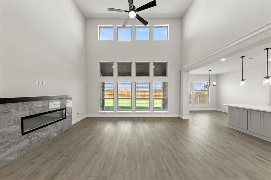 10. 2512 Rolling Hills - Family 10. 2512 Rolling Hills - Family