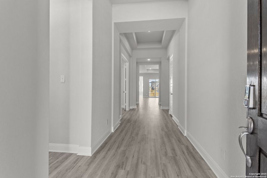 Spacious, unfurnished interior of a new home in Stillwater Ranch 45', San Antonio (Image 22).