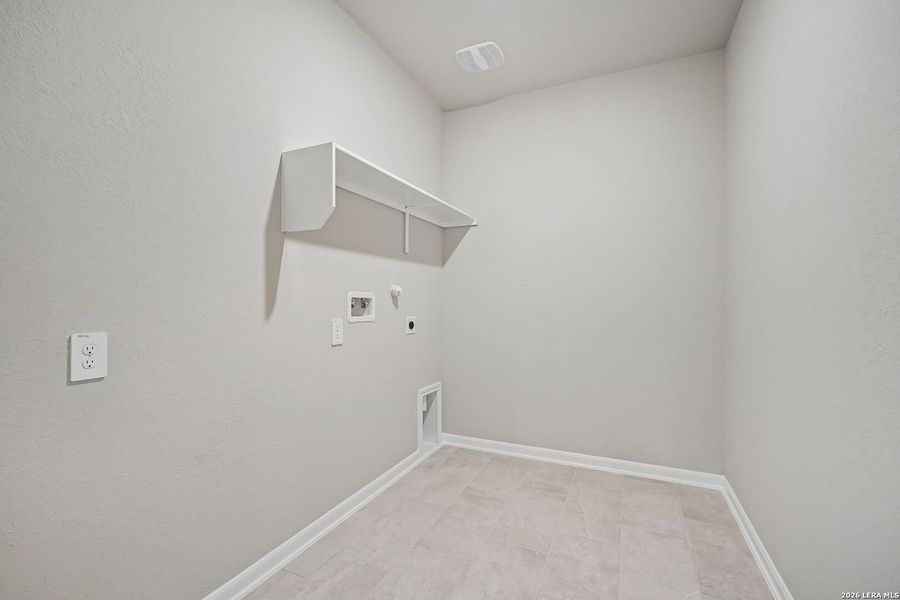 Spacious, unfurnished interior of a new home in Arcadia Ridge - Premier Series, San Antonio (Image 20). Spacious, unfurnished interior of a new home in Arcadia Ridge - Premier Series, San Antonio (Image 20).