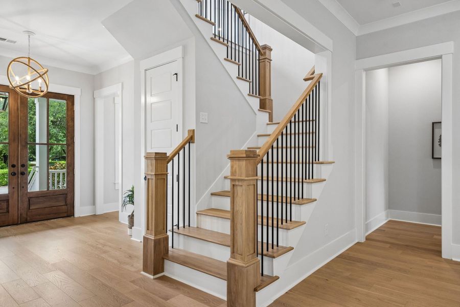 Spacious, unfurnished interior of a new home in , Wando (Image 27).
